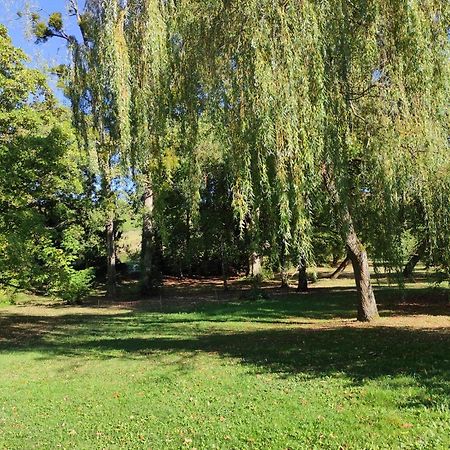 Вилла Le Fournil Des Jardins D'Ayael Ozenay Экстерьер фото